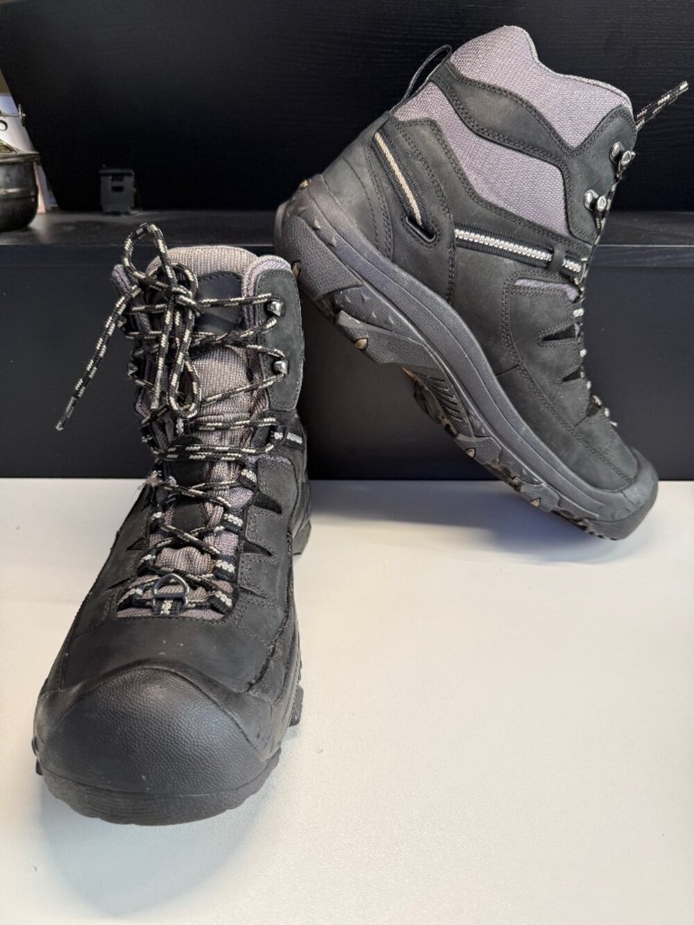 Keen Mens Waterproof Hiking Boots Size 11